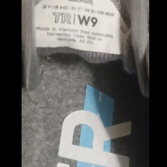 Carvana size 9 grey New shoe (Unisex) - Picture 4 of 4